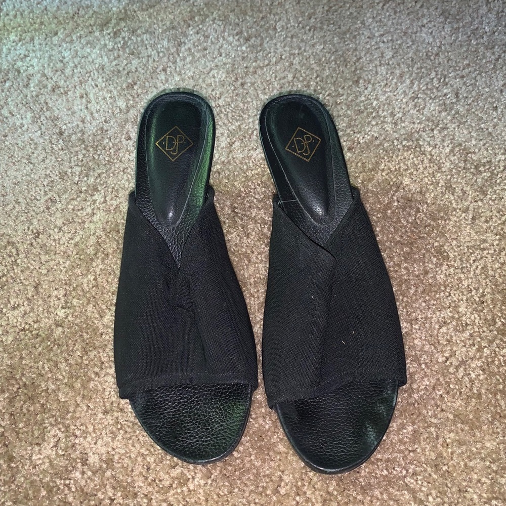 Donald J Pliner sandal